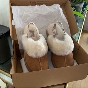 BRAND NEW UGG Kids Funkette slip ons